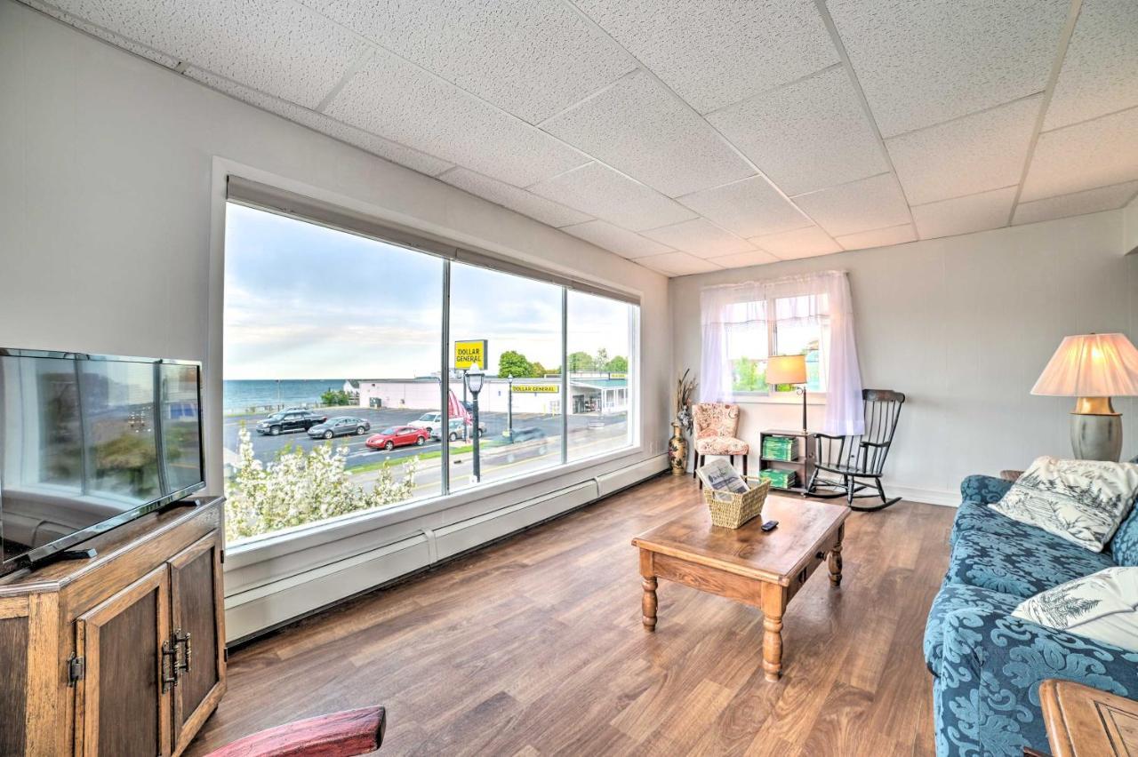 Walkable St Ignace Condo With Lake Huron Views Saint Ignace Exterior foto